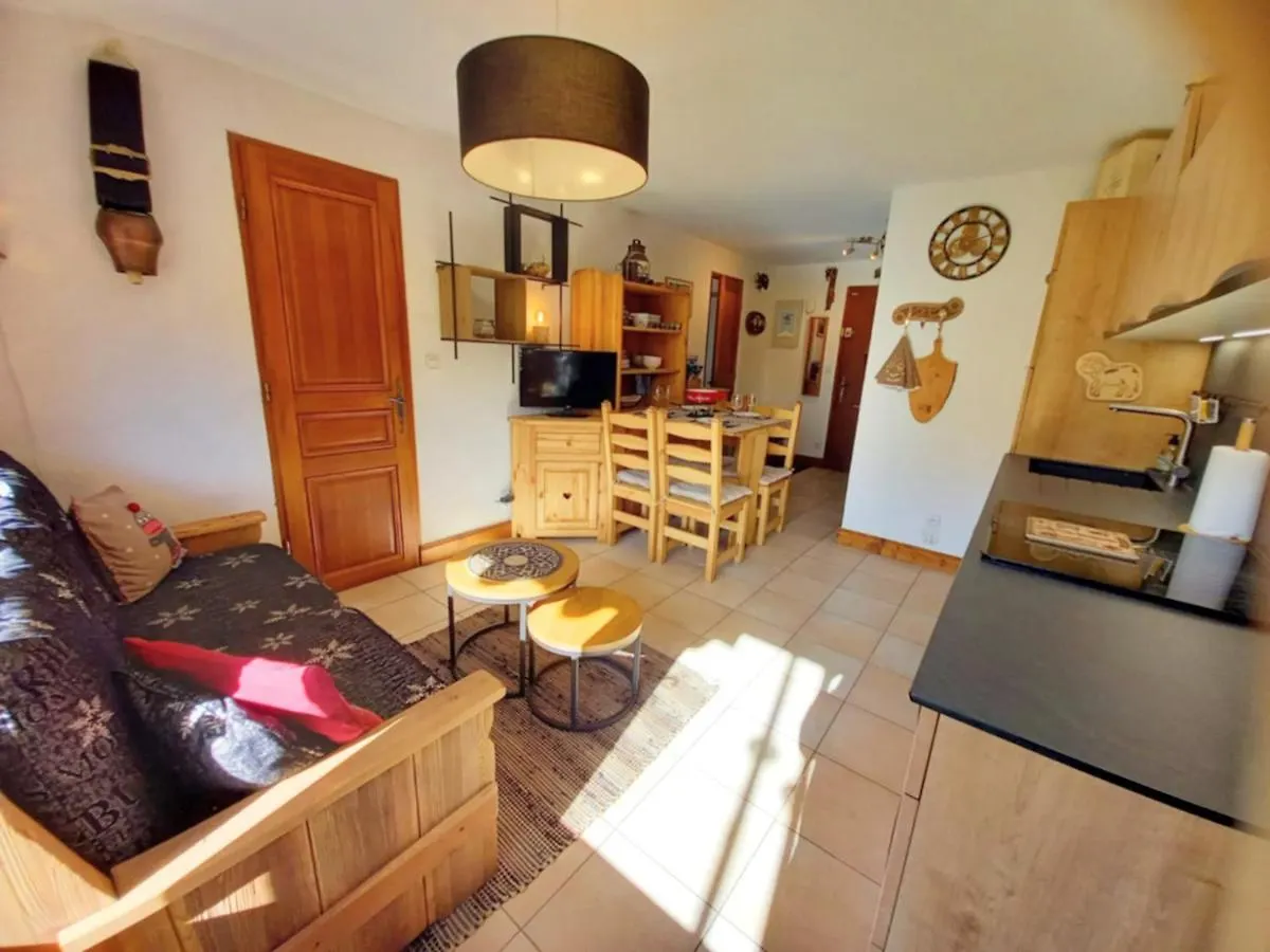 公寓 Appartement T3 Renove, Lumineux, Balcon Et Parking Au Centre Du Village De Samoens - Fr-1-624-73 法国