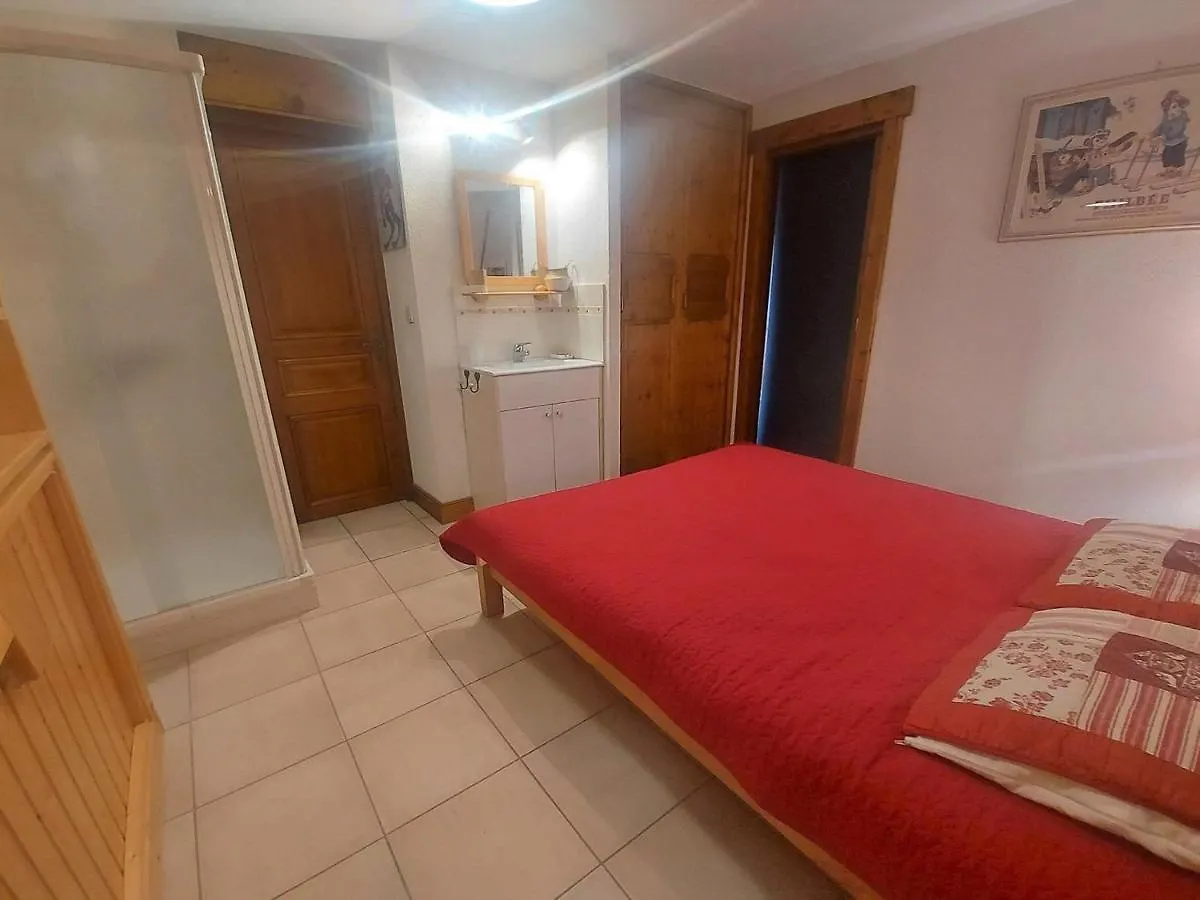 Appartement T3 Renove, Lumineux, Balcon Et Parking Au Centre Du Village De Samoens - Fr-1-624-73